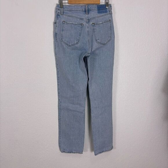Abercrombie & Fitch Light Wash The 90's Ultra High Rise Straight Leg Jeans - Picture 2 of 8